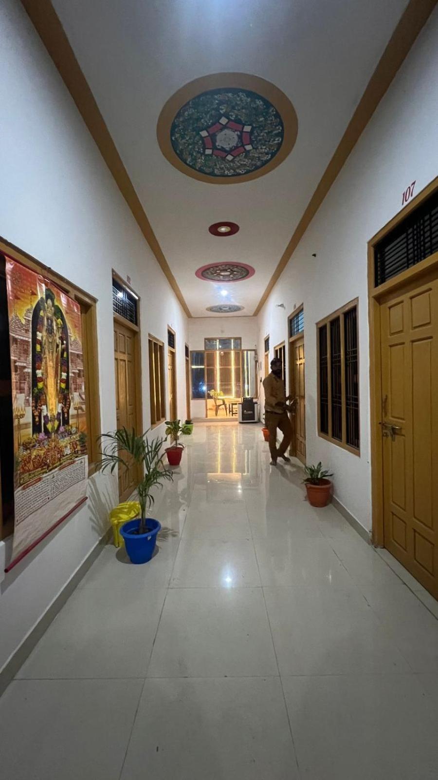 Veda Palace, 900 Meter Distancce From Temple Ayodhya Exterior foto